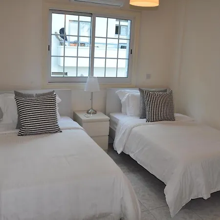 Апартаменты Mona's Cozy Near City Centre Ларнака