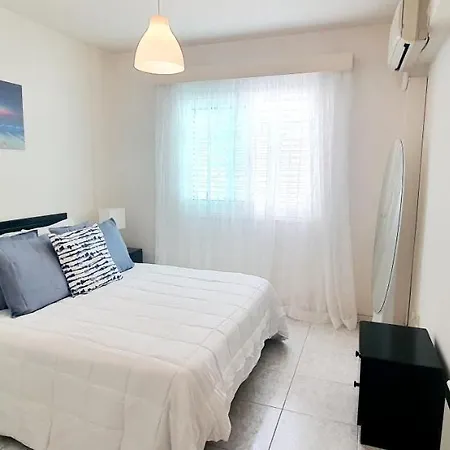 Апартаменты Mona's Cozy Near City Centre Ларнака